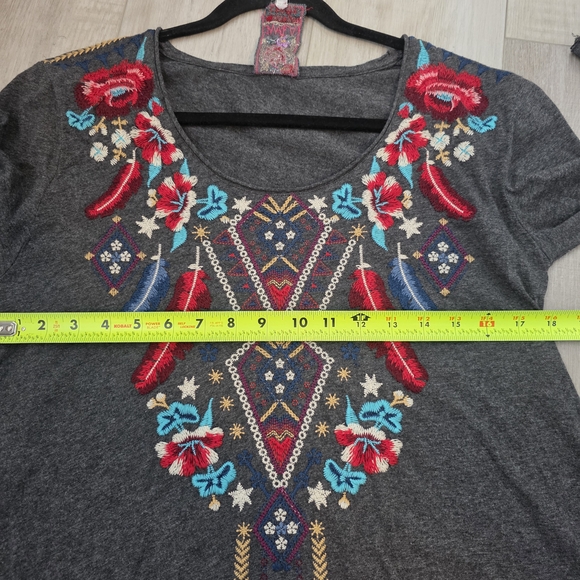 Johnny Was Embroidered Tunic Top Small Gray with Multicolor Accents - Picture 6 of 8